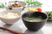 お味噌汁で朝ご飯